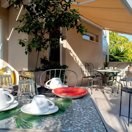 Fontanella 32 Frühstückspension Porto SantʼElpidio